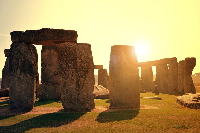 2-Day Windsor, Stonehenge, Bath & Oxford Tour Including Admission - Meeting Point at Green Line Coach Station: The 8:30am Reality Check