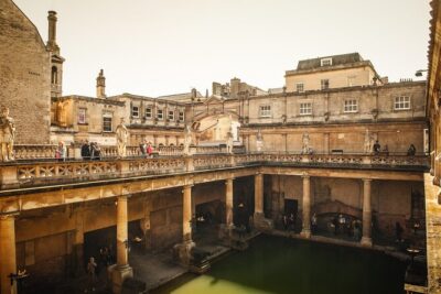 2-Day Windsor, Stonehenge, Bath & Oxford Tour Including Admission - Day 1: Windsor, Stonehenge, and Bath With a Real Tempo