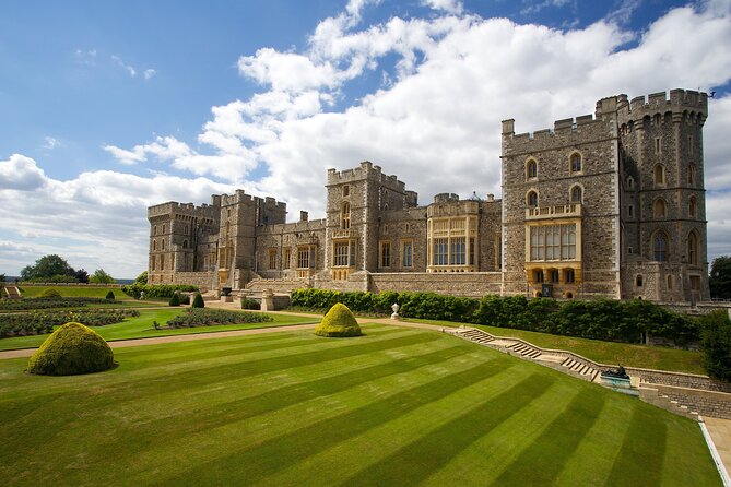 2-Day Windsor, Stonehenge, Bath & Oxford Tour Including Admission - Guides Make It Work: The Human Touch on the Road