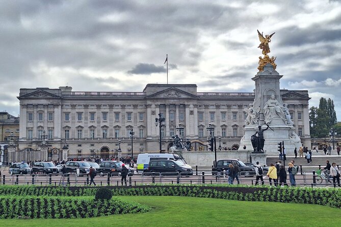 2 Hour Walking Tour from Buckingham Palace to Big Ben - Memorials that connect monarchy to the 20th century