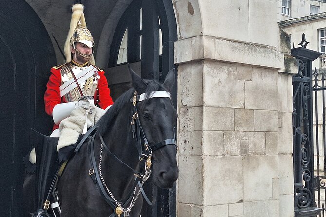 2 Hour Walking Tour from Buckingham Palace to Big Ben - Price and what $41.13 buys you (and what it doesn’t)