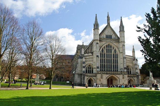 3-Day Isle of Wight and the Southern Coast Small-Group Tour from London - Day 3: Winchester’s Too-Much-To-Do Feeling and Runnymede’s Magna Carta Meadow