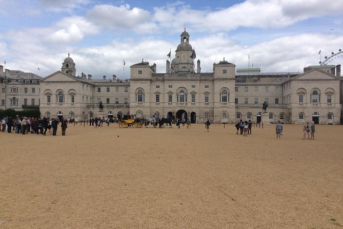 3 Hour Guided Private Walking Tour: The Best of London - Trafalgar Square and Nelson’s Column: classic London with a story hook
