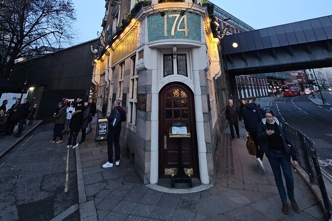 3-Hour Historic Pub Experience in London - A 3-hour London pub walk that connects beer and law