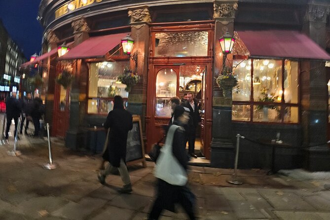 3-Hour Historic Pub Experience in London - Fleet Street finale at Ye Olde Cheshire Cheese