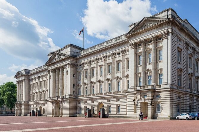 4-Hour Private Guided Tour of London on a Classic Itinerary - Covent Garden in half an hour: market energy, church, and the opera zone
