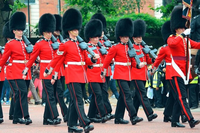 4-Hour Private Guided Tour of London on a Classic Itinerary - St. James’s Park to Buckingham Palace: the royal park shortcut to the palace