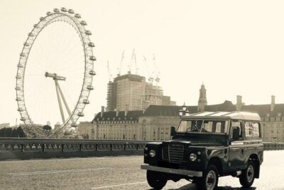 4 Hours Classic London Tour in a Private Vehicle - Your route: St. Paul’s, Tower Bridge, the Globe, Buckingham Palace