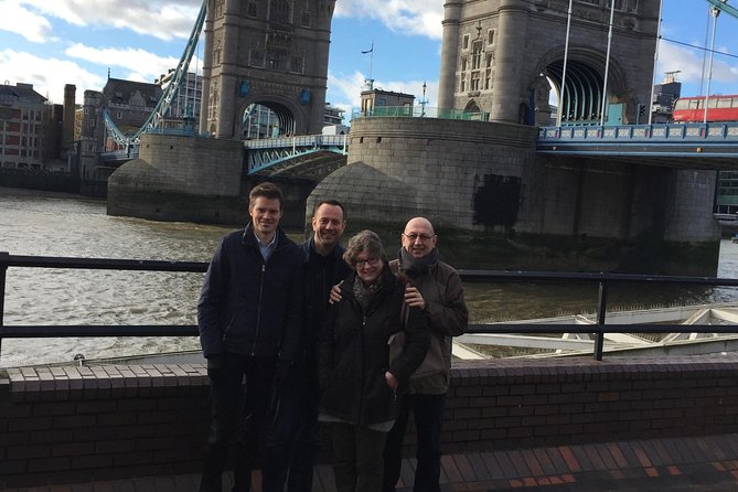 6 hour London Private Tour, with your own Black Cab Tour Guide - The royal corridor: Buckingham Palace, Kensington Palace, and St James’s Palace