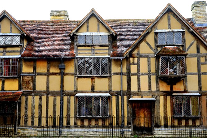 7 Day Tour Exploring England and Scotland starting from London - Stratford-upon-Avon and Bicester Village: Shakespeare plus outlet therapy