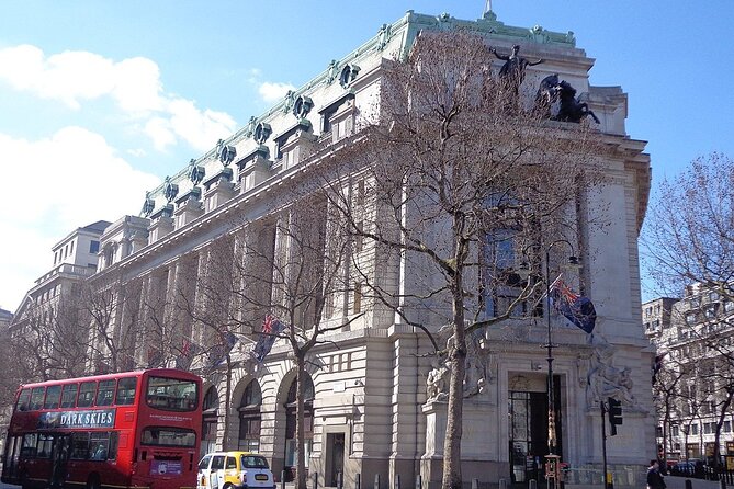 A Muggle's Guide to Harry Potter Walking Tour in London - Trafalgar Square stop: dementors, meaning, and a quick photo plan