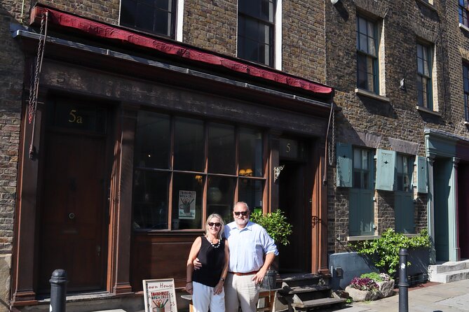 A Private VIP Jack the Ripper Black Cab Tour - The East London Route: 1888 Sites and Police Footprints