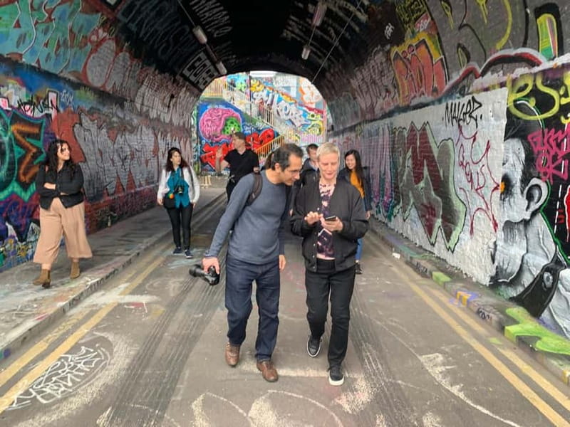 ADVANCED GRAFFITI STREET ART TOUR / SHOREDITCH / EAST LONDON - Shoreditch Walls Are a Living Archive