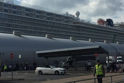Arrival Transfer from Cruise Ports to London Hotel or London Airports - Finding the Driver in a Port Crowd: Tips That Prevent Delays