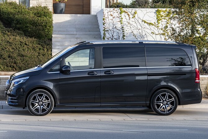 Arrival Transfer: Heathrow Airport LHR to London by Luxury Van - Key highlights at a glance
