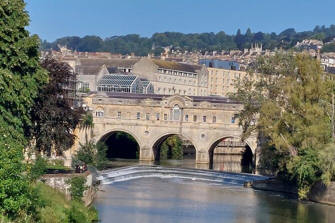 Bath and Cotswolds Guided Tour from London - Cotswolds villages: Burford and Bourton-on-the-Water, with limited wiggle room