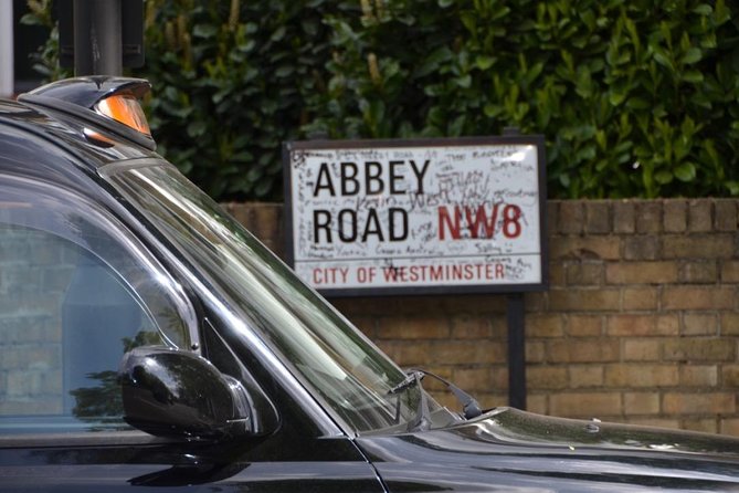 Beatles Fab 4 London Taxi Tour - Stop 1 Abbey Road Studios: Photo Time and Fab Four Stories