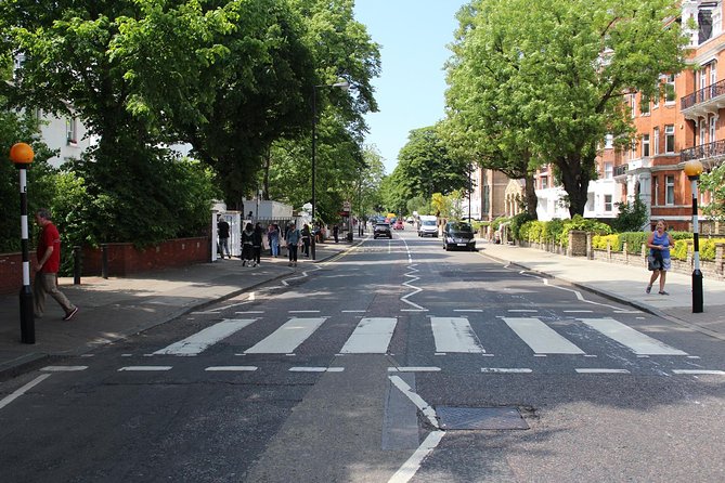 Beatles Tour of London by Private Black Taxi - Why a Black Cab Works Better Than a Bus for Beatles London