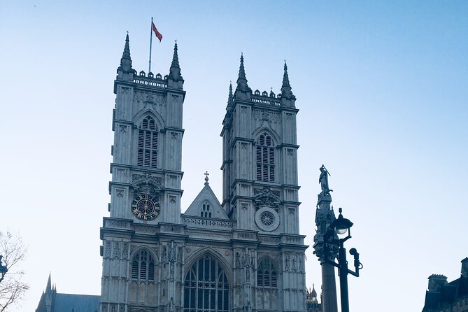 Bespoke London Black Taxi Tours - Bank of England Museum, Tower Bridge, and Horse Guards Parade: London’s power map
