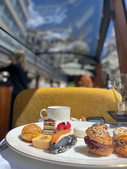 Best of London by LE GRAND - London's Luxury Bus Tour - Audioguides in multiple languages: how to use them well