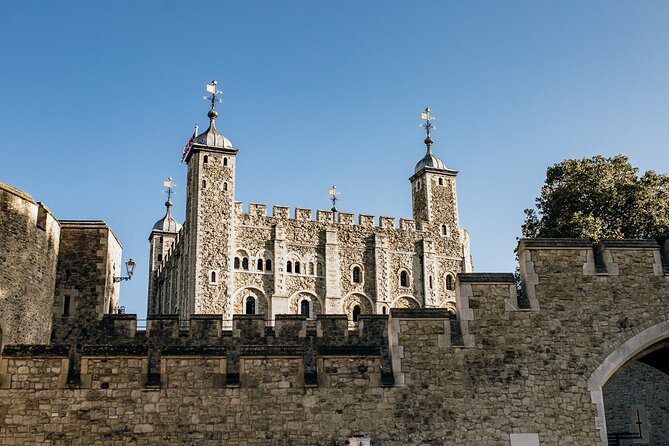 Best of London Tour - Crown Jewels, River Cruise & History Walk - Tower of London start: Jewel House timing and an easy meet-up