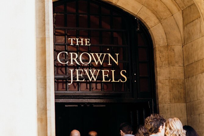 Best of London Tour - Crown Jewels, River Cruise & History Walk - Crown Jewels viewing: prime position, not a scramble