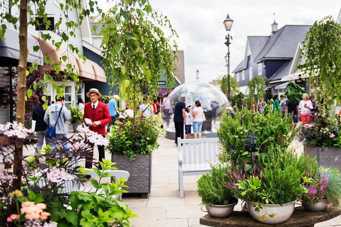 Bicester Village Private Vehicle Round Trip Service from London - Private Car to Bicester Village: the door-to-door reality