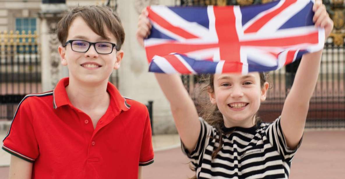 Bobbies, Corgis and the 7 Lions - A two-hour Westminster walking tour that keeps kids interested