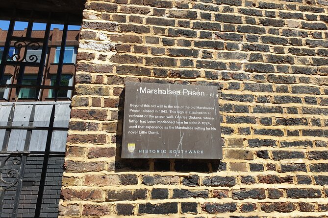 Booze, Brothels & The Bard: A Walking Tour of London's Bawdy Borough - Stop 3: The Hop Exchange and London’s beer trade