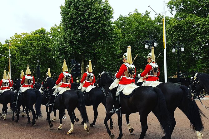 British Royalty walking tour including The Changing Of The Guard! - Seeing where Prince Charles and Camilla live: the neighborhood perspective