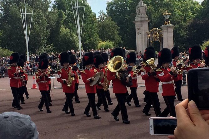 British Royalty walking tour including The Changing Of The Guard! - Logistics that affect your comfort: shoes, transit, and pacing