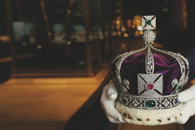 British Royalty Walking Tour & Visit the Tower of London - Westminster Abbey in a short, meaningful visit
