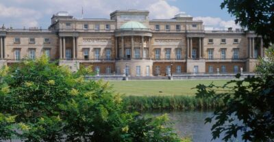 Buckingham Palace and Stonehenge Tour - Start at Buckingham Palace: 9:45 Check-In and Reserved Entry