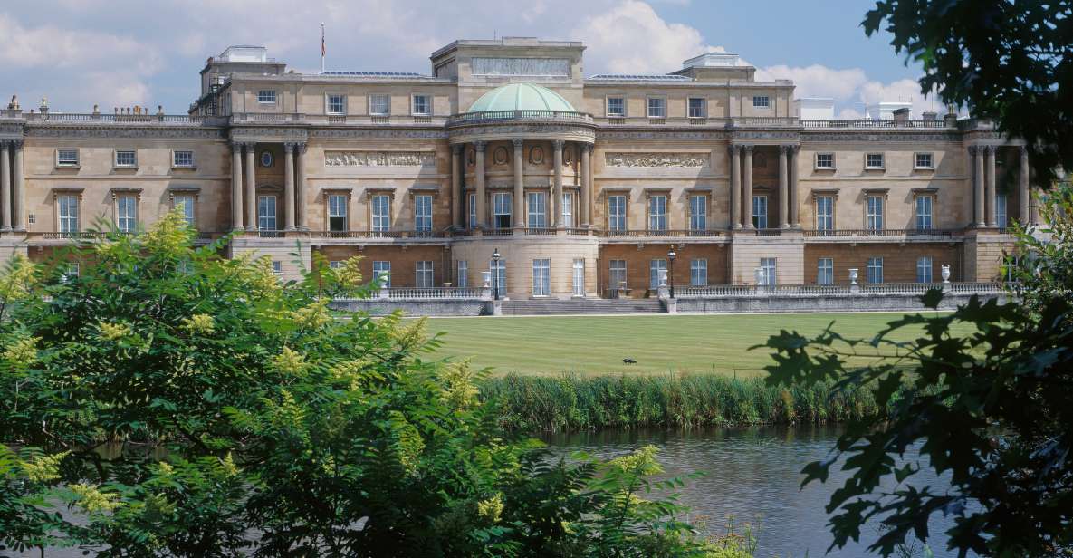 Buckingham Palace and Stonehenge Tour - Start at Buckingham Palace: 9:45 Check-In and Reserved Entry