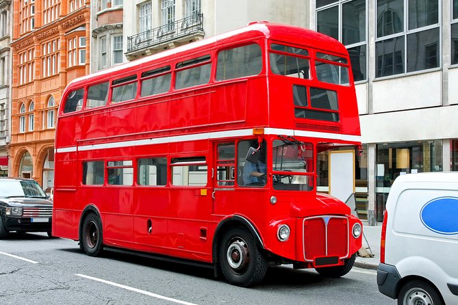 Buckingham Palace and Vintage Bus Tour of London - Changing of the Guard: when timing clicks (and when it’s not guaranteed)