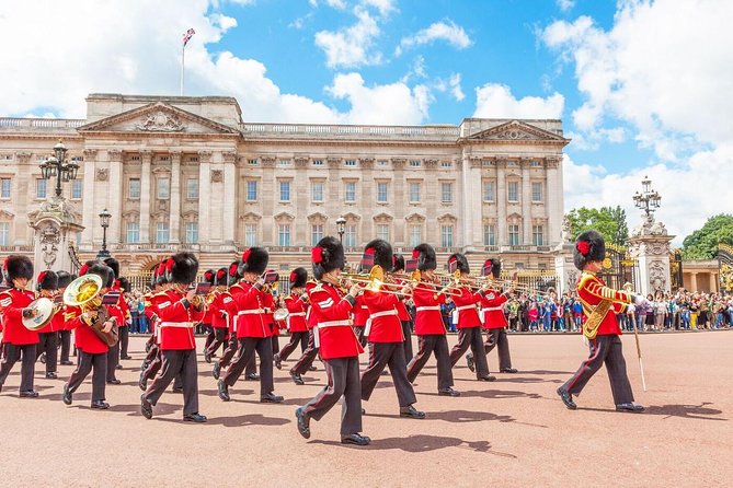 Buckingham Palace and Windsor Castle Self-Guided Tour with Coach - Buckingham Palace State Rooms from Victoria, with timed entry