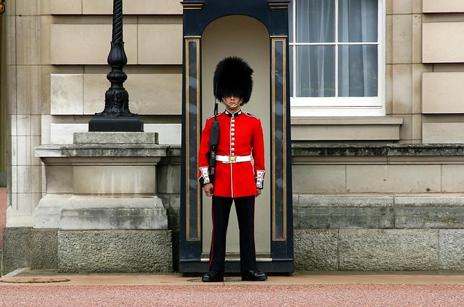 Buckingham Palace, Changing of the Guard & Thames Boat Ride - Price and Value: Why $27.41 Can Be a Good Deal for 2 Hours
