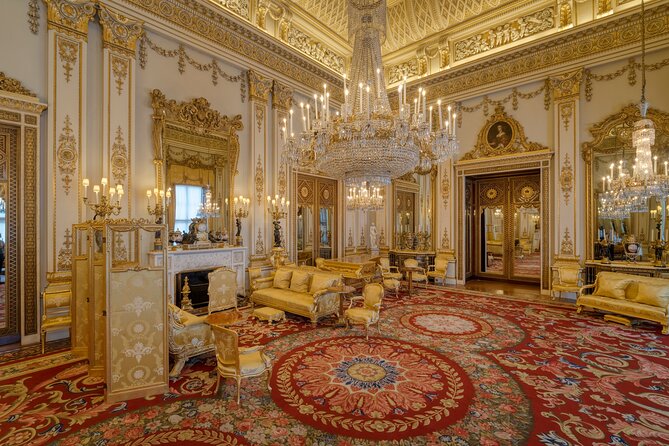 Buckingham Palace Entrance Ticket & British Royalty Guided Tour - Walking The Mall like a royal guest