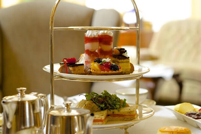 Buckingham Palace, St James Palace & Tea at Kensington Palace - Green Park: starting away from crowds