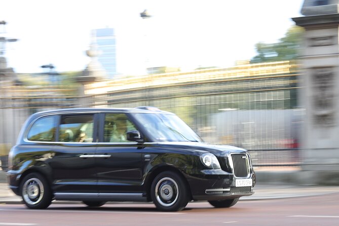 Buckingham Palace, St James Palace & Tea at Kensington Palace - The Mall and St James Palace: what you can see, and when