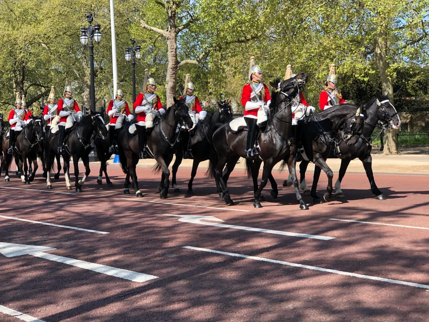 Buckingham Palace Visit and Changing of the Guard Tour - Small Rules That Can Trip You Up