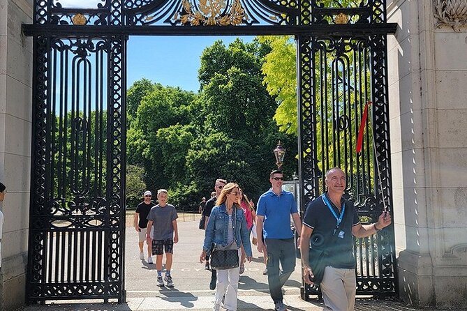 Buckingham Palace: Walking Tour with Entry & Audio Guide - Price and value: what you’re paying for at $92