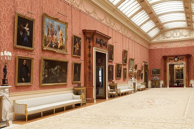 Buckingham Palace: Walking Tour with Entry & Audio Guide - Small group (max 20) and pacing: what to expect