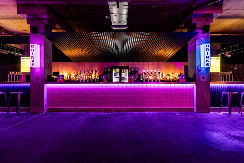 Camden: Junkyard Golf Club Tickets for 9 or 18 Holes - What happens during your play session: the rhythm you can expect