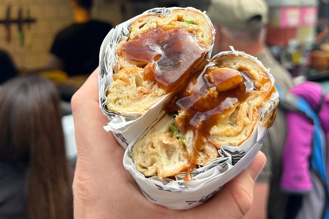 Camden Market Food Tour of 7 Tastings, Gin, Street Food & More - Guides that make it feel personal (Tom, Ryan, Luke)