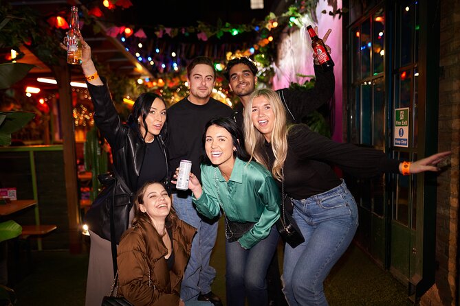 Camden Pub Crawl in London - Hosts and photos: social glue plus memories
