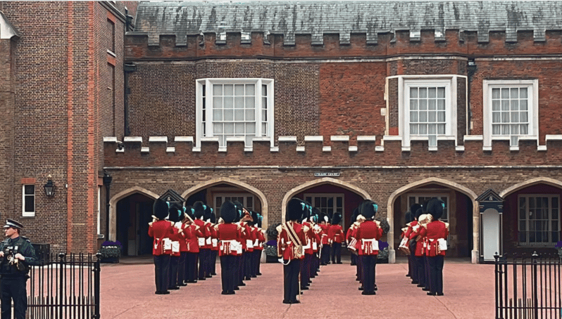 Changing of the Guard at Buckingham Palace - Key highlights that make this tour worth your time
