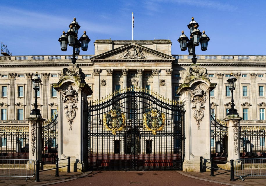 Changing of the Guard Experience in London - What to wear and bring so the ceremony isn’t miserable
