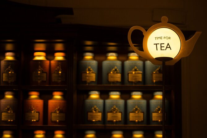 Changing of the Guard & Royal Food Tour with 15+ Tastings - Changing of the Guard plus 15+ tastes, the smart way to do London
