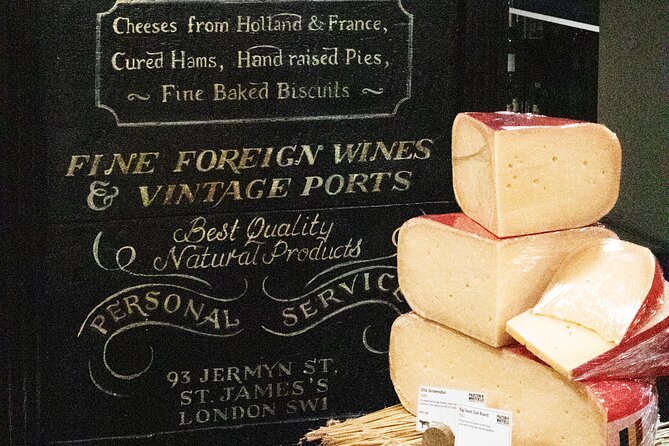 Changing of the Guard & Royal Food Tour with 15+ Tastings - Extra stops in between: short surprises that keep the walk interesting